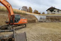 Abbruch und Aushubarbeiten der Tiefgarage und des neuen Zivilschutzzentrum Ritten